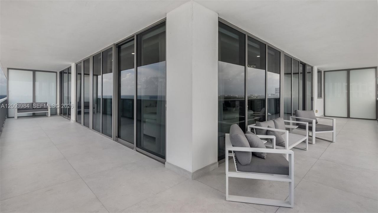 5875 Collins Ave , Unit 1707, Miami Beach, FL 33140 Photo