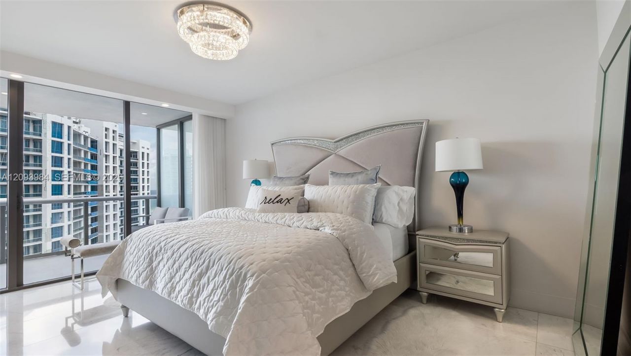 5875 Collins Ave , Unit 1707, Miami Beach, FL 33140 Photo