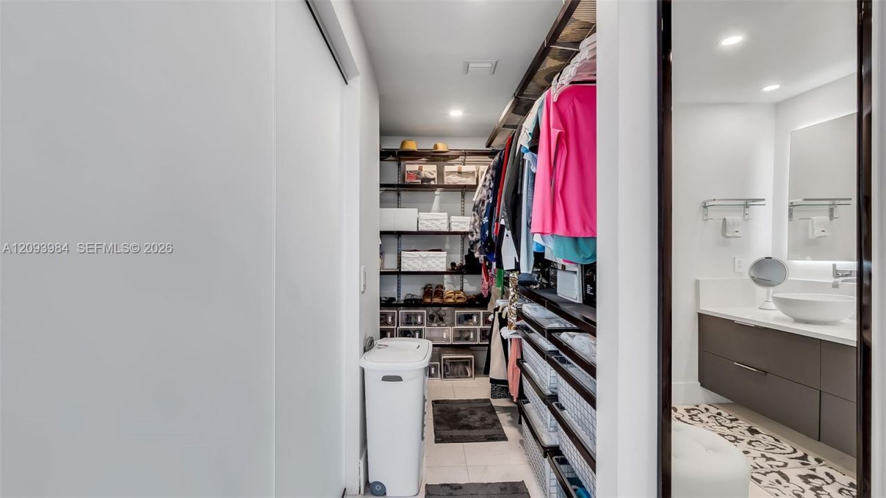5875 Collins Ave , Unit 1707, Miami Beach, FL 33140 Photo
