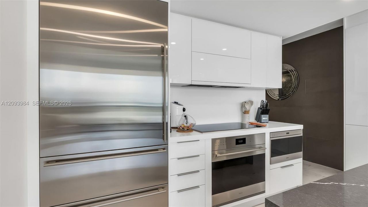 5875 Collins Ave , Unit 1707, Miami Beach, FL 33140 Photo