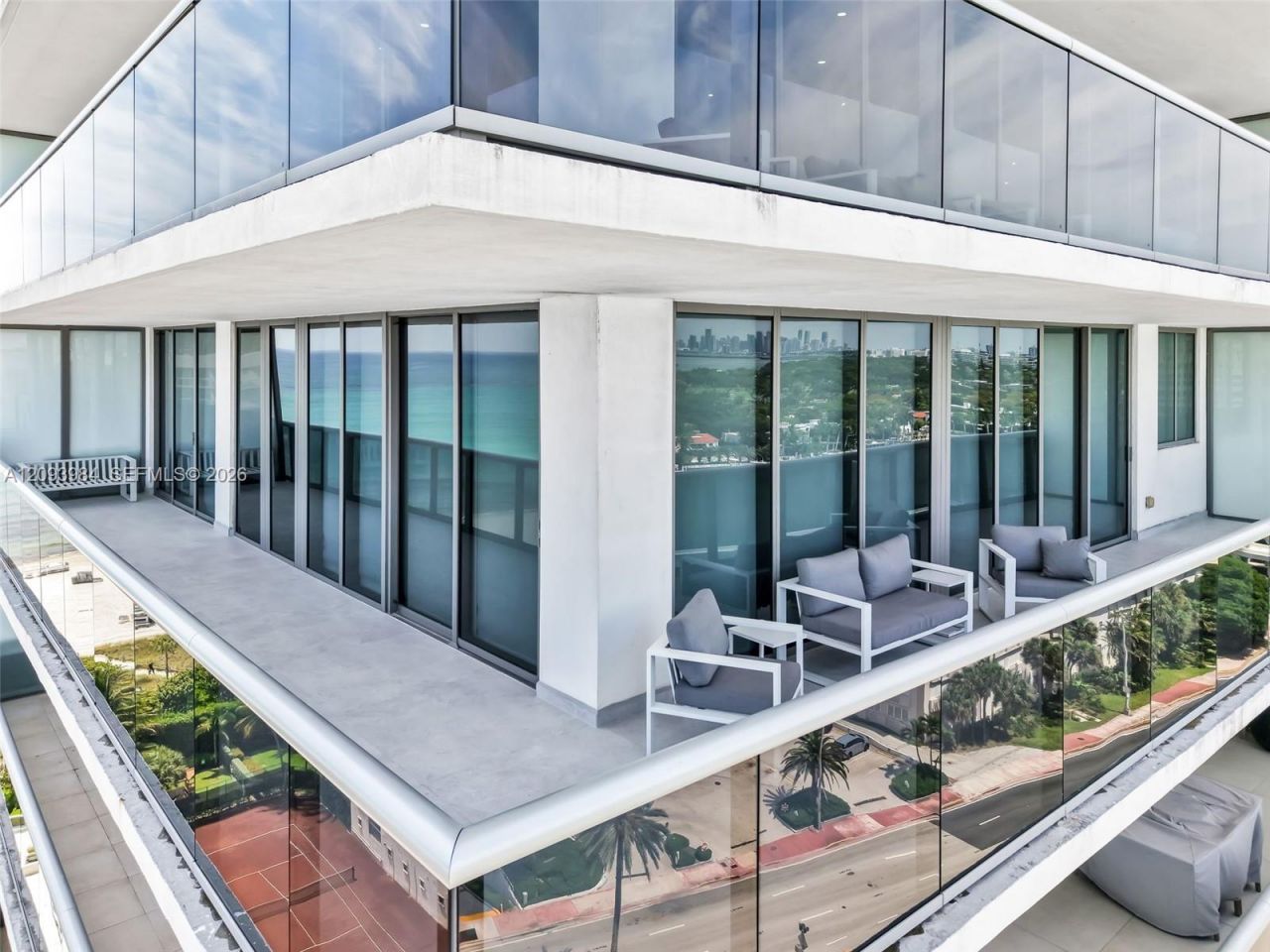 5875 Collins Ave , Unit 1707, Miami Beach, FL 33140 Photo