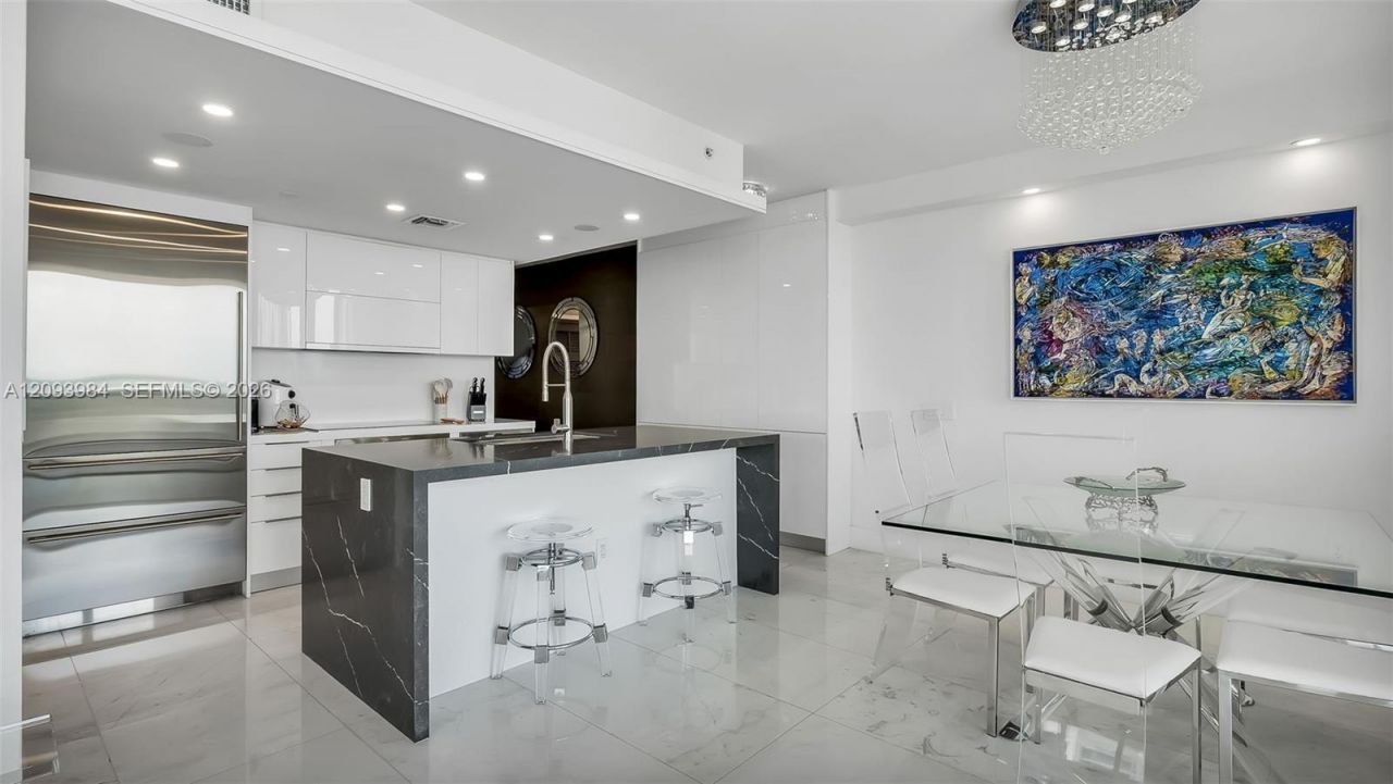 5875 Collins Ave , Unit 1707, Miami Beach, FL 33140 Photo