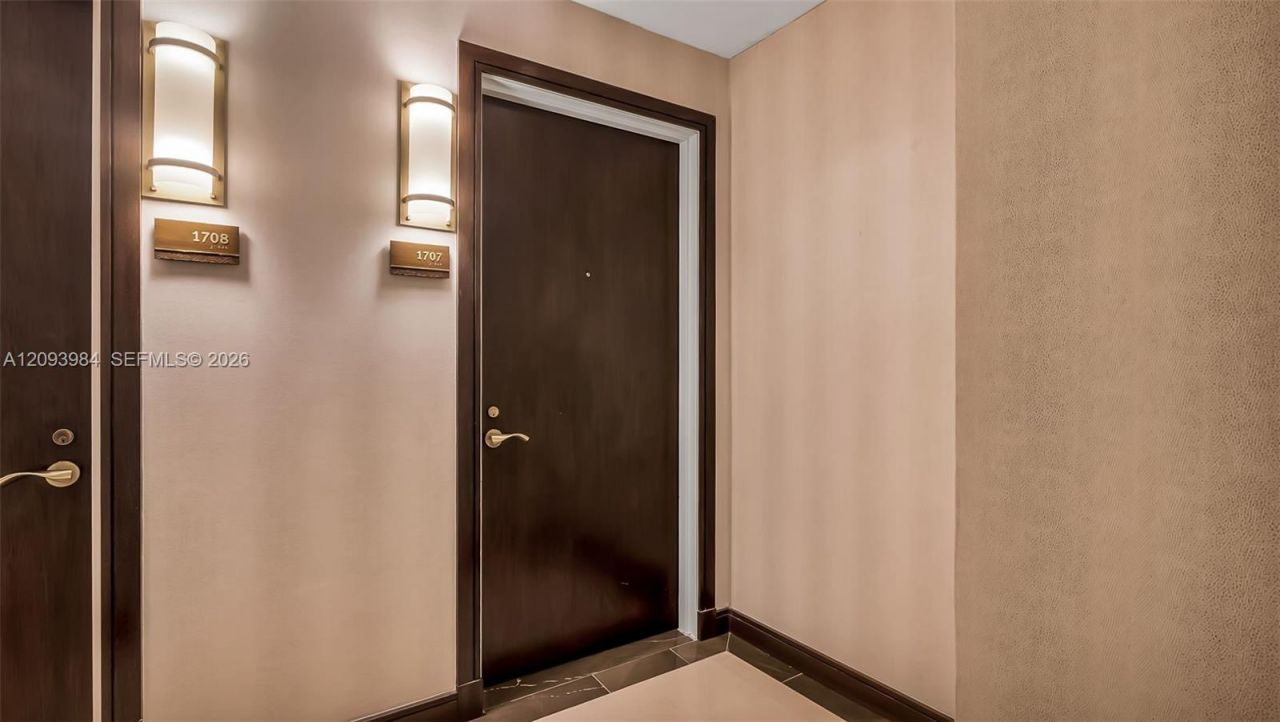 5875 Collins Ave , Unit 1707, Miami Beach, FL 33140 Photo