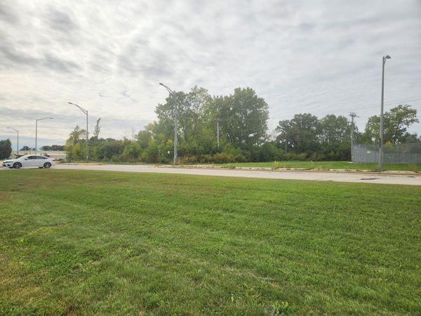 621 W Rawson Ave, Oak Creek, WI 53154