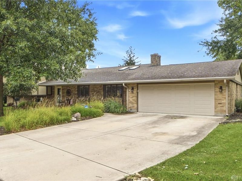 7882 Millerton Drive, Centerville, OH 45459 Photo 3