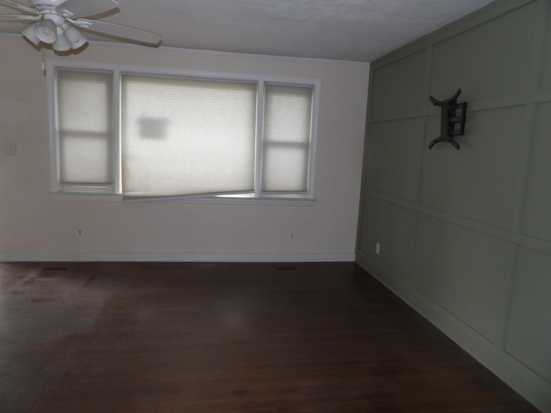 728 Melrose Drive Photo 2