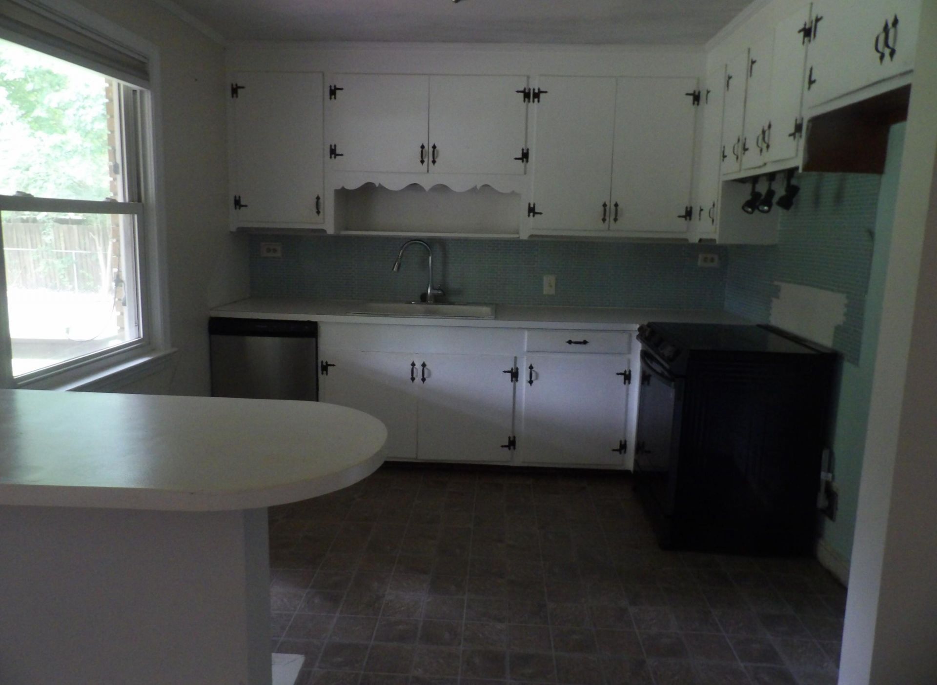728 Melrose Drive Photo 3