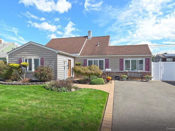 67 Wolcott Road , Levittown, NY 11756