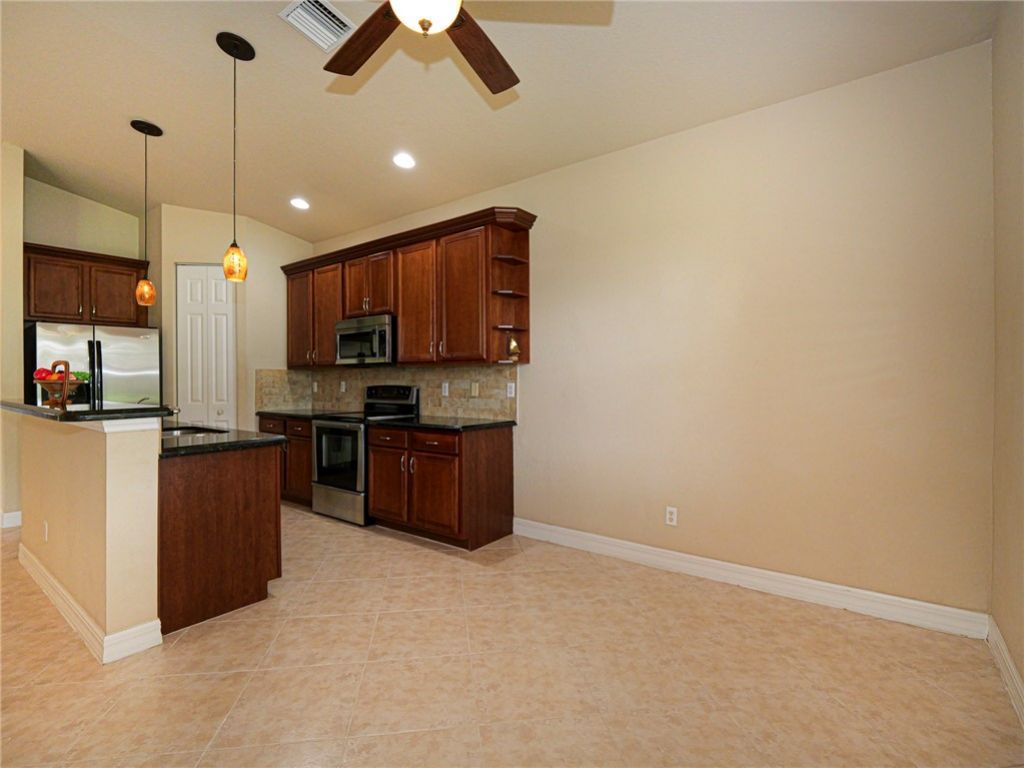 5560 57th Way , Vero Beach, FL 32967 Photo