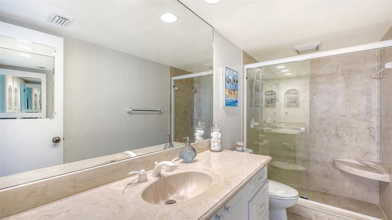 625 Beach Road, Unit 301, Sarasota, FL 34242 Photo