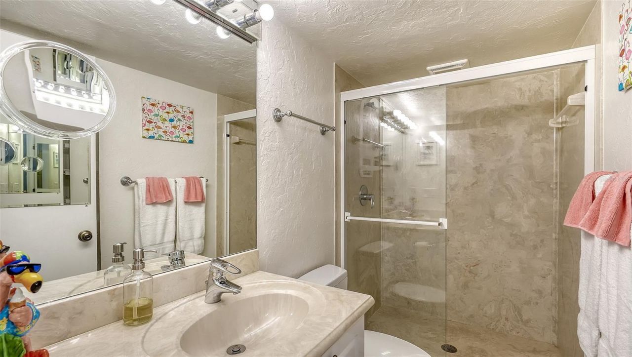 625 Beach Road, Unit 301, Sarasota, FL 34242 Photo