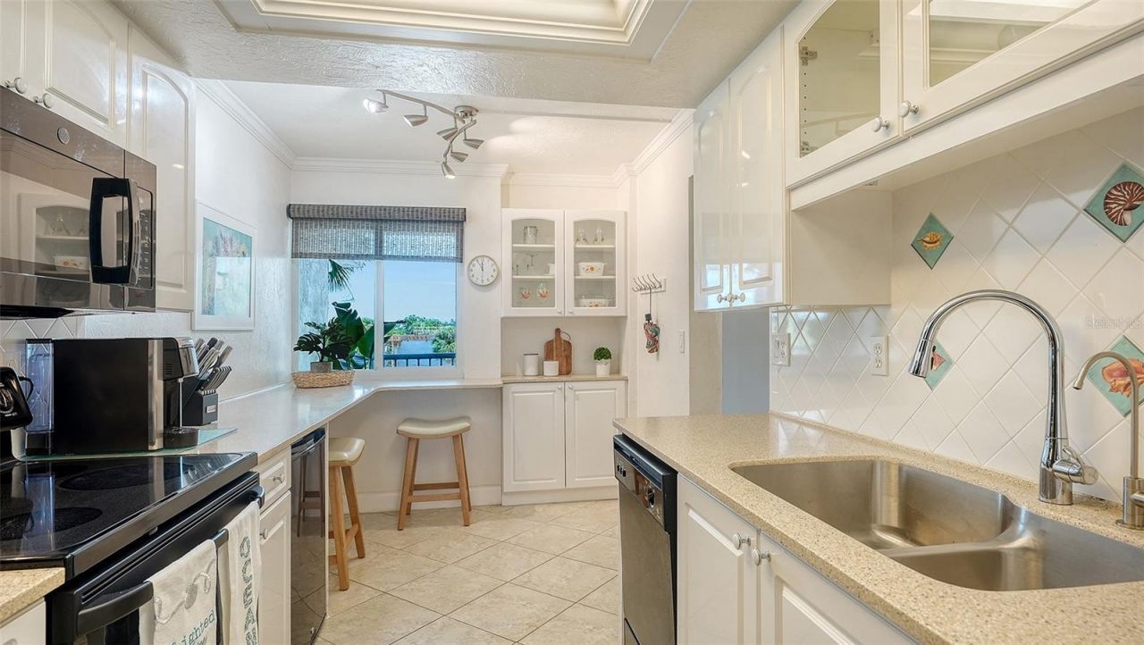 625 Beach Road, Unit 301, Sarasota, FL 34242 Photo