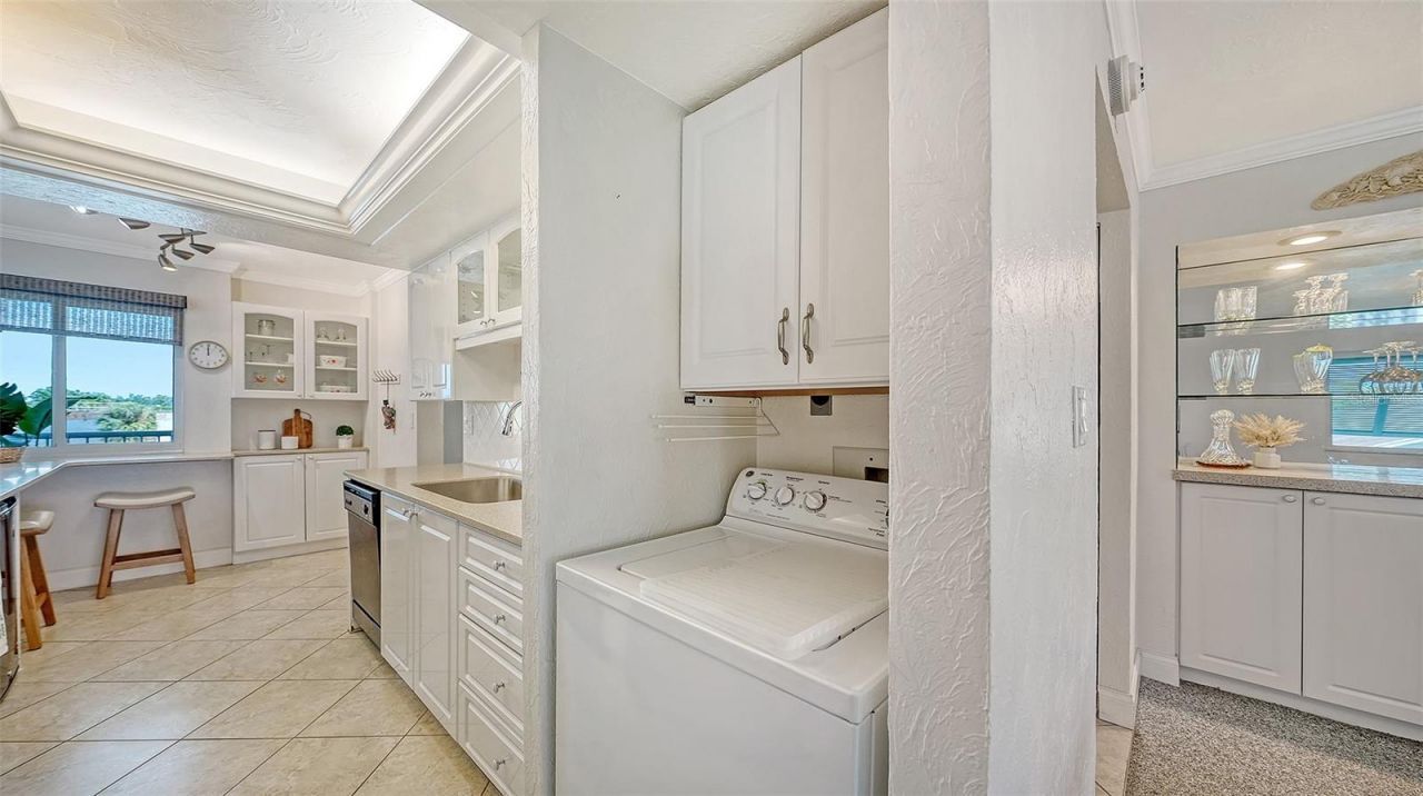 625 Beach Road, Unit 301, Sarasota, FL 34242 Photo