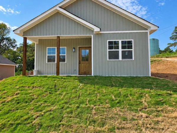 64 Blake Dr, Russellville, AL 35653