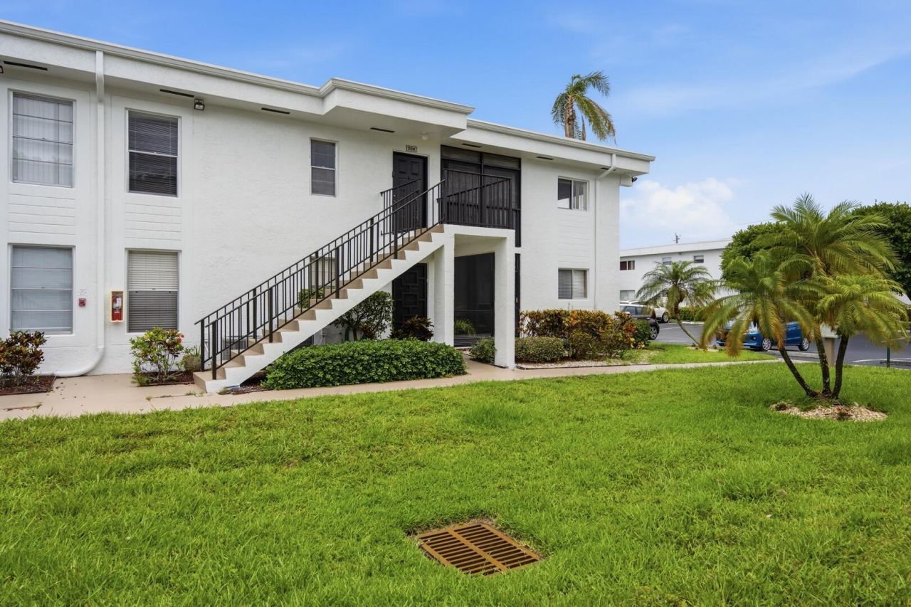 14898 Wedgefield Drive, Unit 208, Delray Beach, FL 33446 Photo