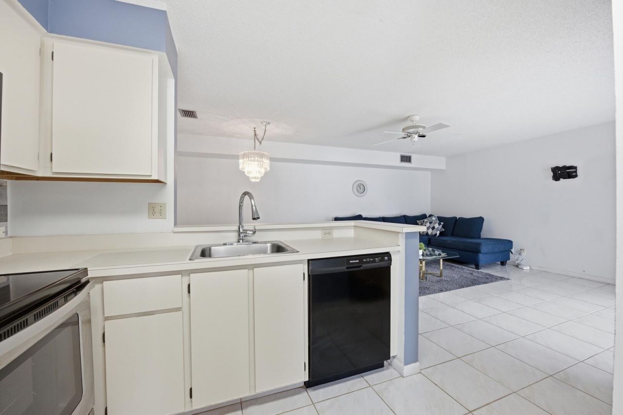 14898 Wedgefield Drive, Unit 208, Delray Beach, FL 33446 Photo