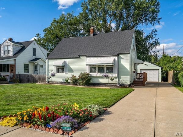 38 Old Colony Avenue , Tonawanda, NY 14150
