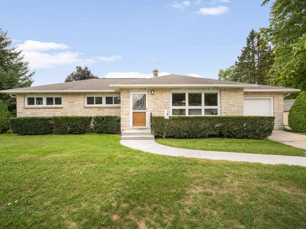 1405 Beverly Ln, West Bend, WI 53090