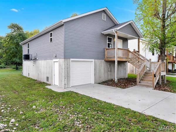 609 S 2nd Street , Pacific, MO 63069