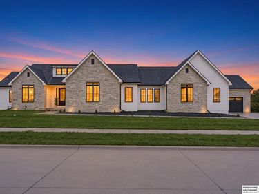 22106 Hackberry Circle, Gretna, NE 68028