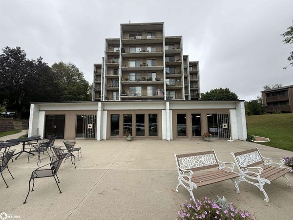 2700 N Shore Drive, Unit 604, Clear Lake, IA 50428