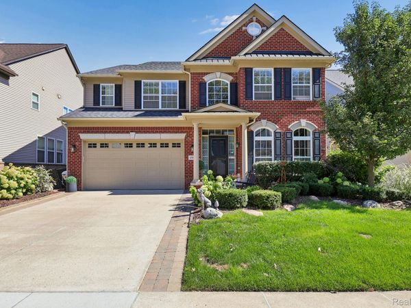 4960 W Stonegate Circle W, Orion Township, Mi 48359