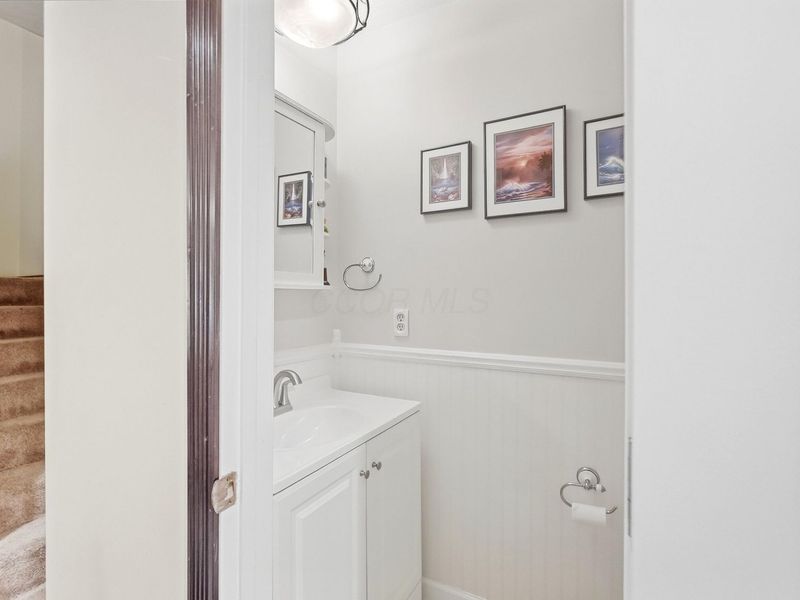5653 Great Woods Boulevard , Columbus, OH 43231 Photo 6