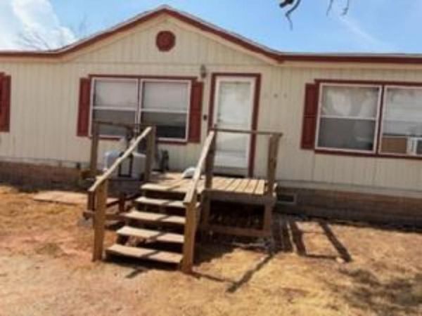 105 Seminole Street , Tye, TX 79563