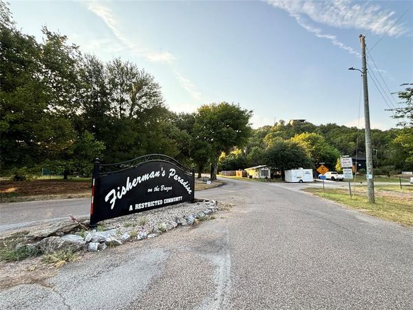 9020 Old Wagon Trail , Rio Vista, TX 76093