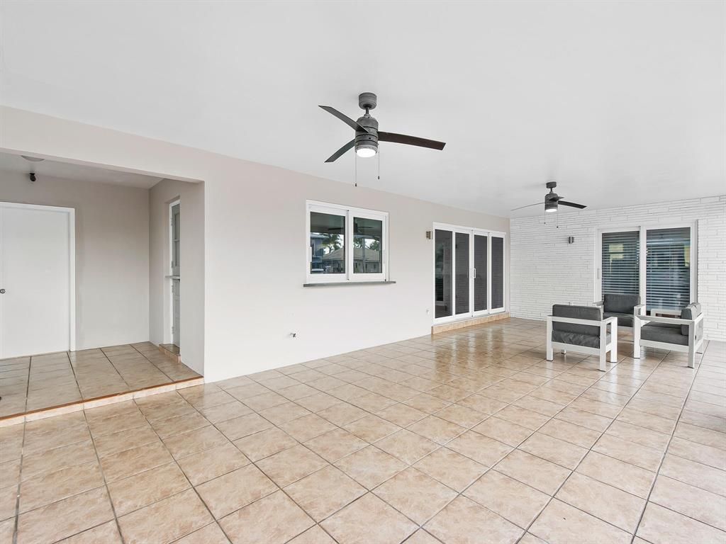 300 SE 10th Street, Pompano Beach, FL 33060 Photo