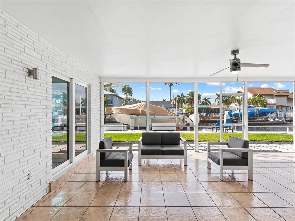 300 SE 10th Street, Pompano Beach, FL 33060 Photo