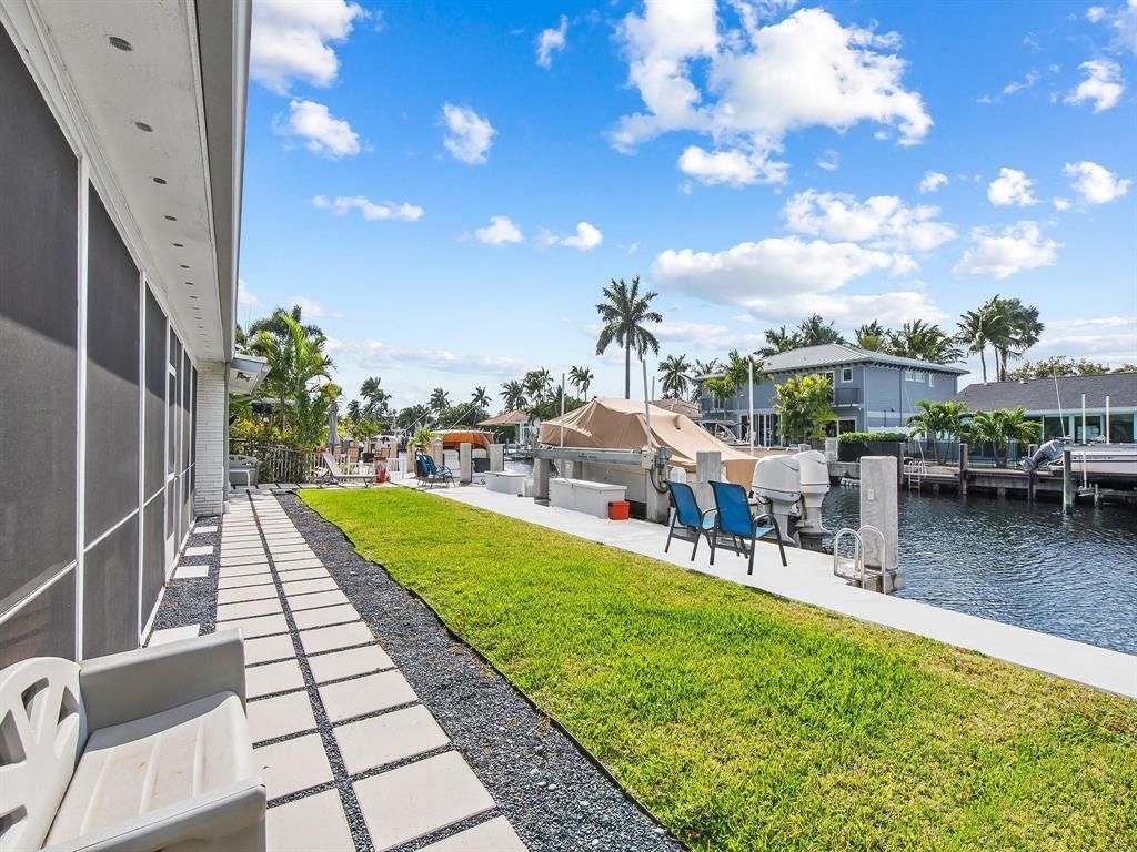 300 SE 10th Street, Pompano Beach, FL 33060 Photo
