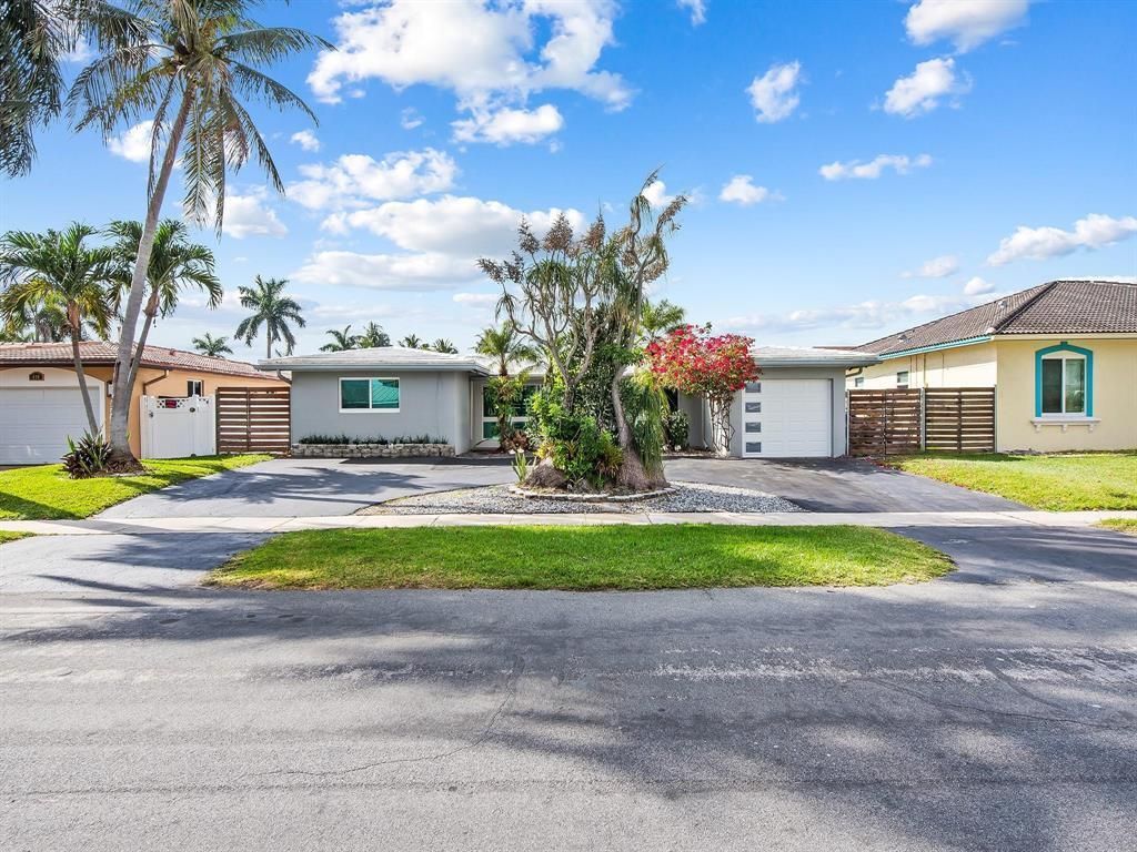 300 SE 10th Street, Pompano Beach, FL 33060 Photo