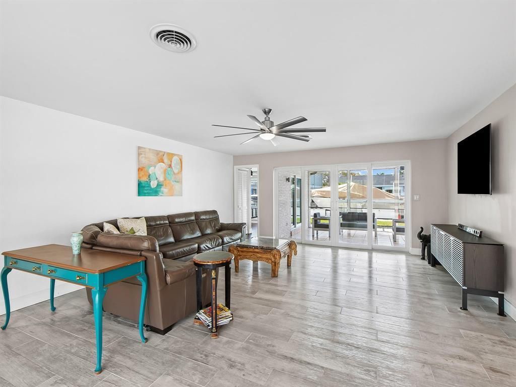 300 SE 10th Street, Pompano Beach, FL 33060 Photo