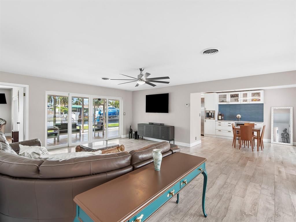 300 SE 10th Street, Pompano Beach, FL 33060 Photo