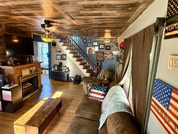 406 E Amelia Street, Cassville, WI 53806
