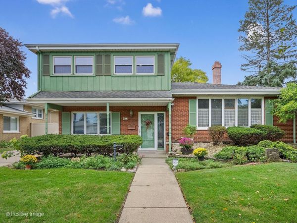 4613 W 105th Street, Oak Lawn, IL 60453
