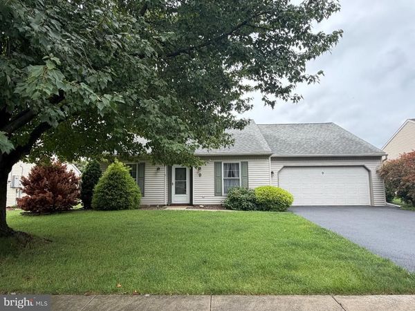 9 LAKEVIEW DRIVE , MYERSTOWN, PA 17067