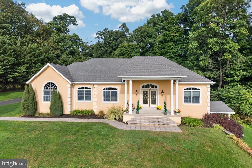 26 KRISTINE AVENUE, BOYERTOWN, PA 19512
