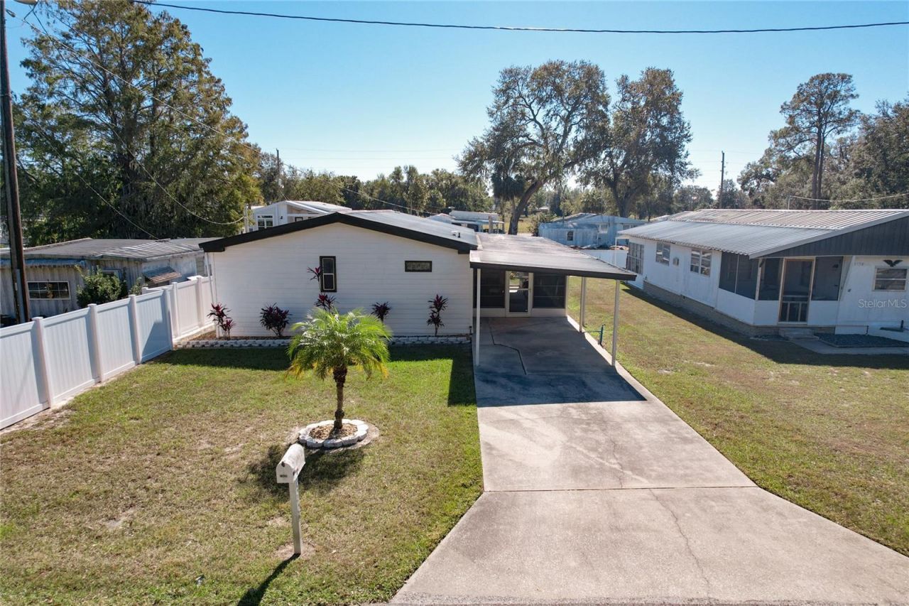 13426 Palm Drive , Astatula, FL 34705 Photo
