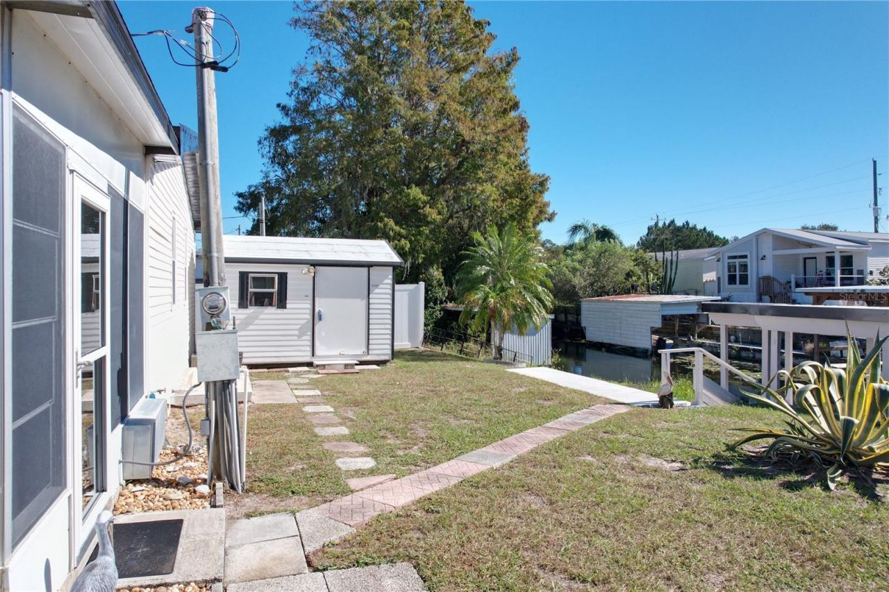 13426 Palm Drive , Astatula, FL 34705 Photo