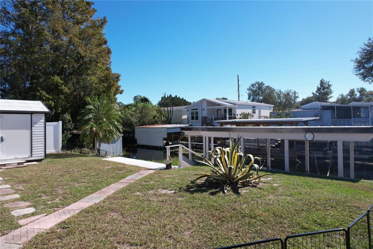 13426 Palm Drive , Astatula, FL 34705 Photo