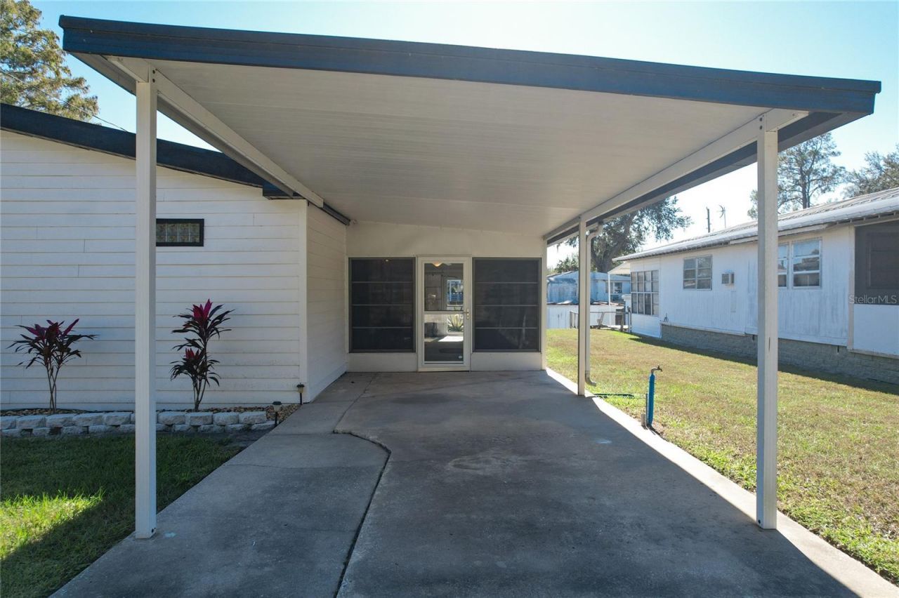 13426 Palm Drive , Astatula, FL 34705 Photo
