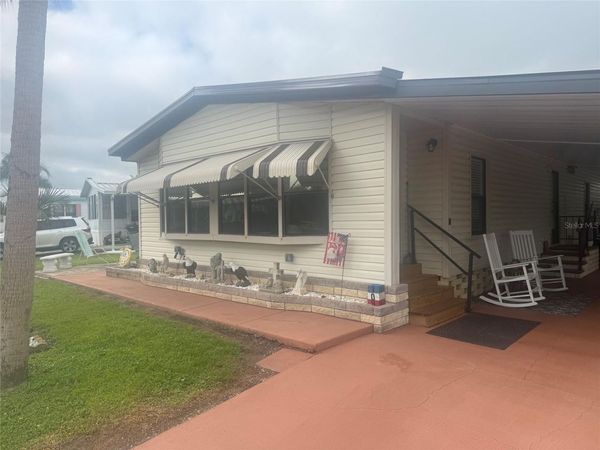 109 N SAINT THOMAS CIRCLE , APOLLO BEACH, FL 33572