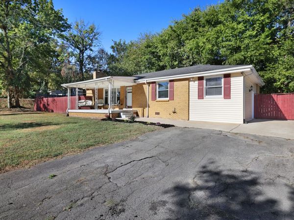 98 Curtiswood Dr, Hendersonville, TN 37075