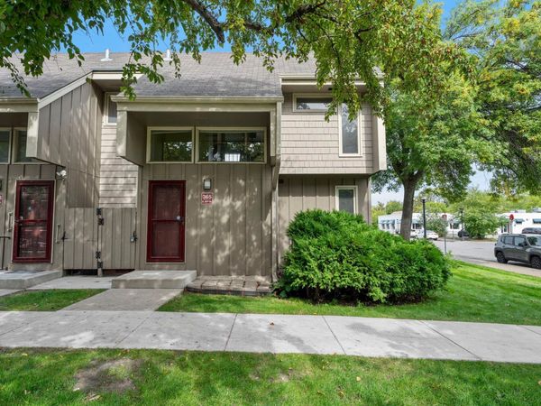 365 E 43rd Street, Minneapolis, MN 55409
