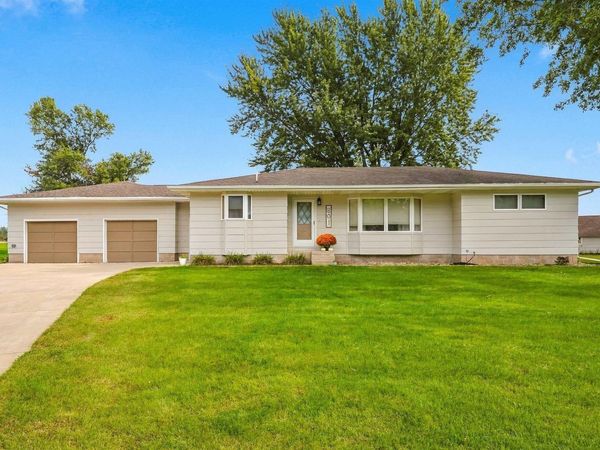 201 Rainbow Drive, Fairbank, IA 50629