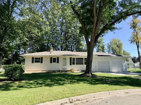 4801 Tressa Drive, Lansing, MI 48910