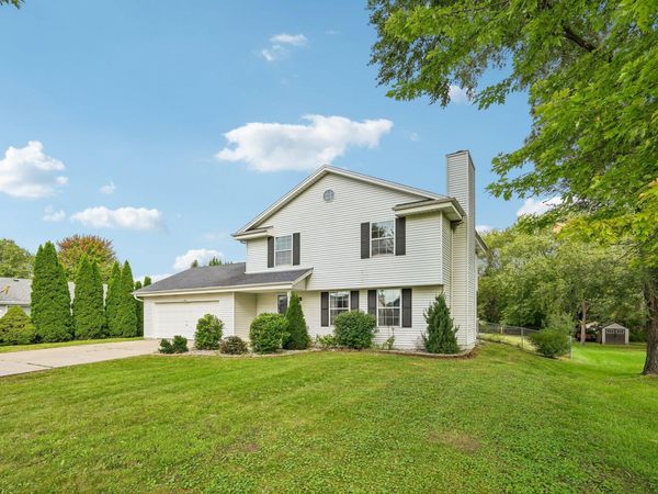 970 E Mackinac Ave, Oak Creek, WI 53154