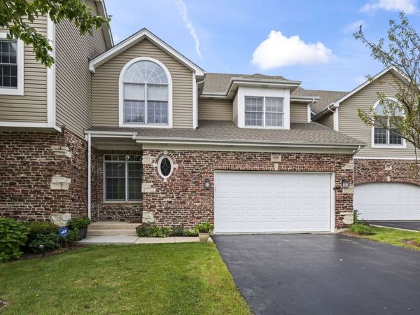 1296 S Falcon Drive , Palatine, IL 60067
